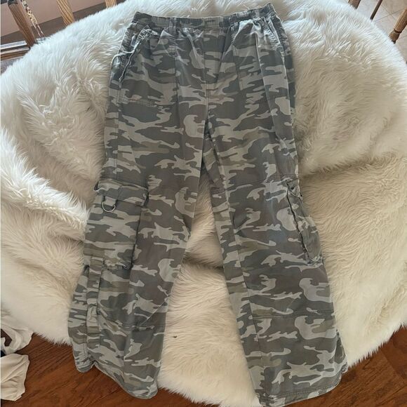 Camo Cargo Pants for Women - Picture 2 of 3
